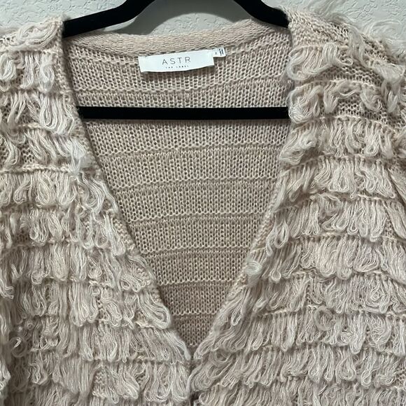 ASTR THE LABEL Loop Knit Shaggy Wool Blend Sweater Jacket, Light Pink, Size M - Picture 3 of 9